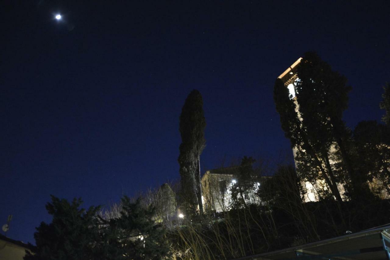 Borgo Della Rocca Bed and Breakfast Montemurlo Eksteriør billede