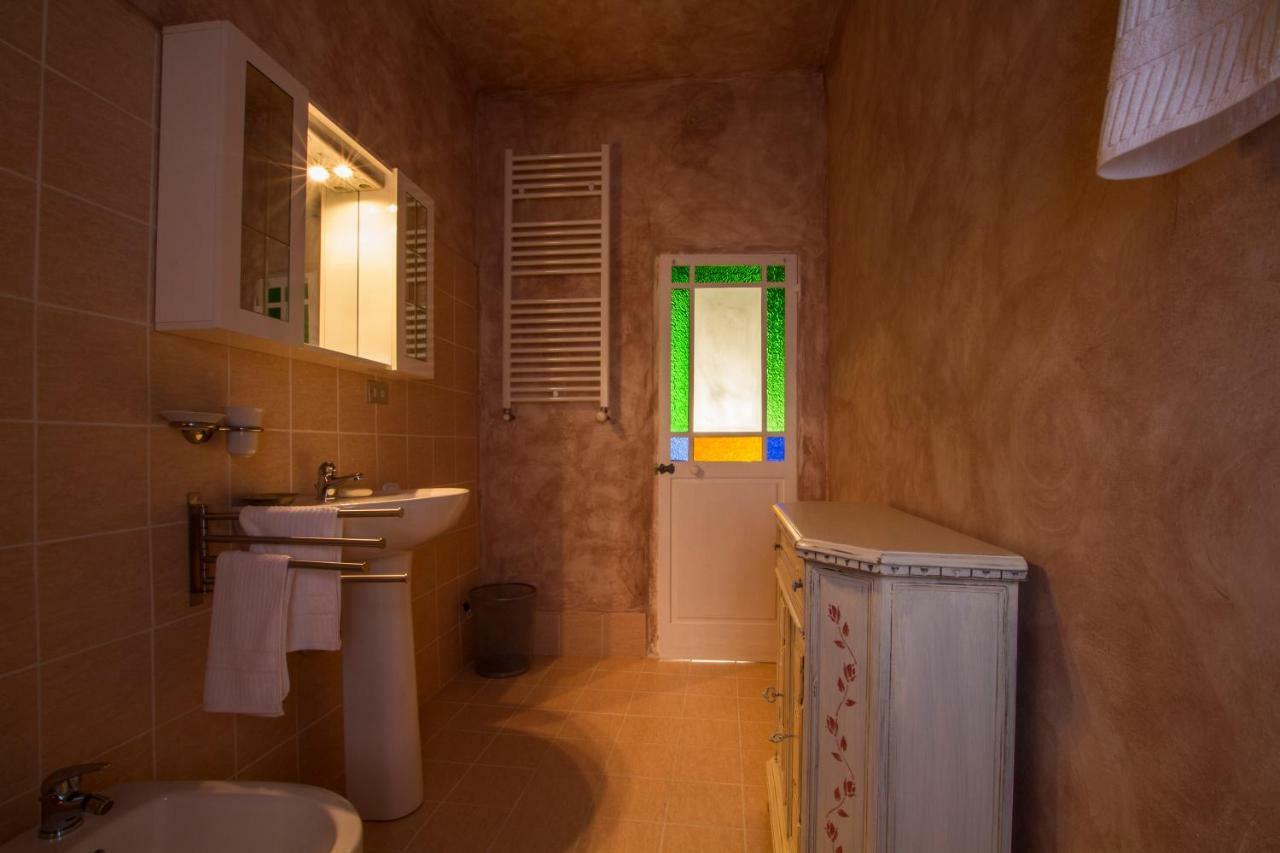 Borgo Della Rocca Bed and Breakfast Montemurlo Eksteriør billede